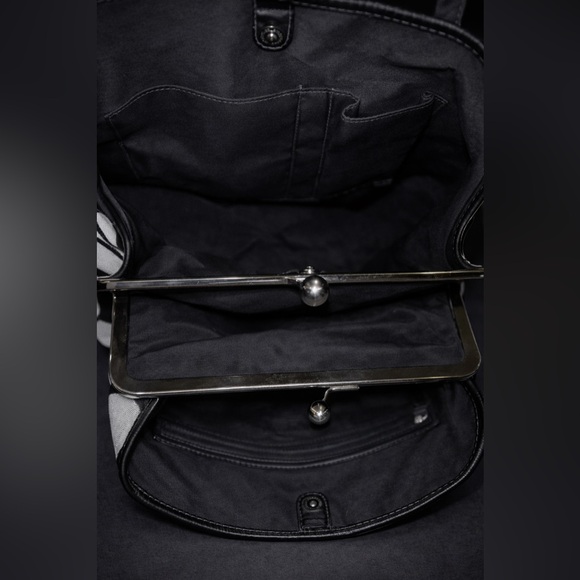 Coach Jacquard Kiss Lock Signature C Large Shoulder Bag Carryall - Picture 10 of 11